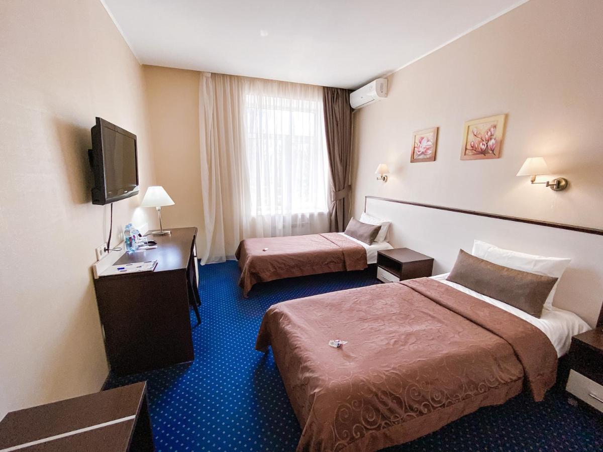โรงแรมทีทราลนี Zaporizhia ภายนอก รูปภาพ