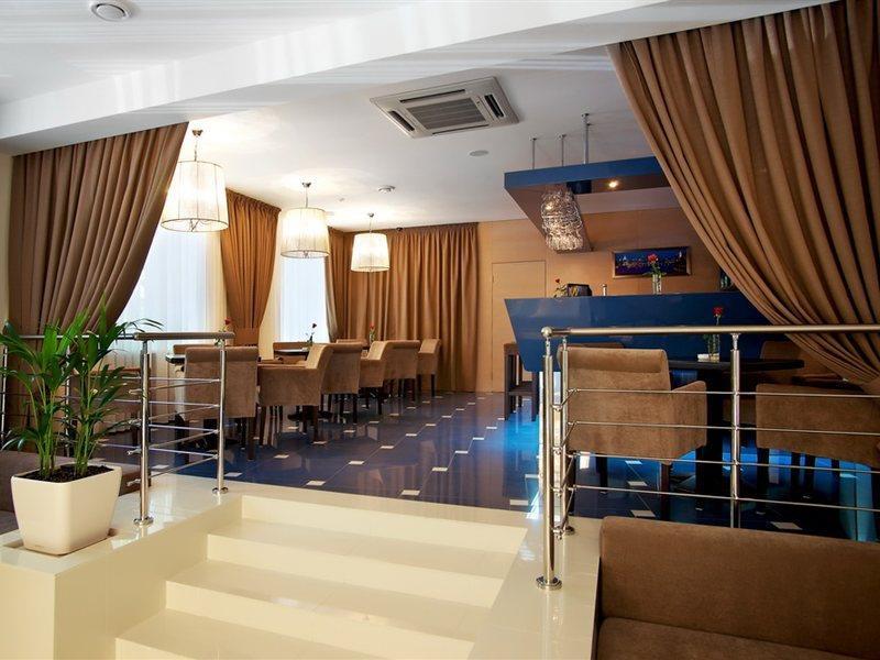 โรงแรมทีทราลนี Zaporizhia ภายนอก รูปภาพ